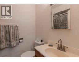 40267 Government Road, Squamish, BC V8B0G6 Photo 15