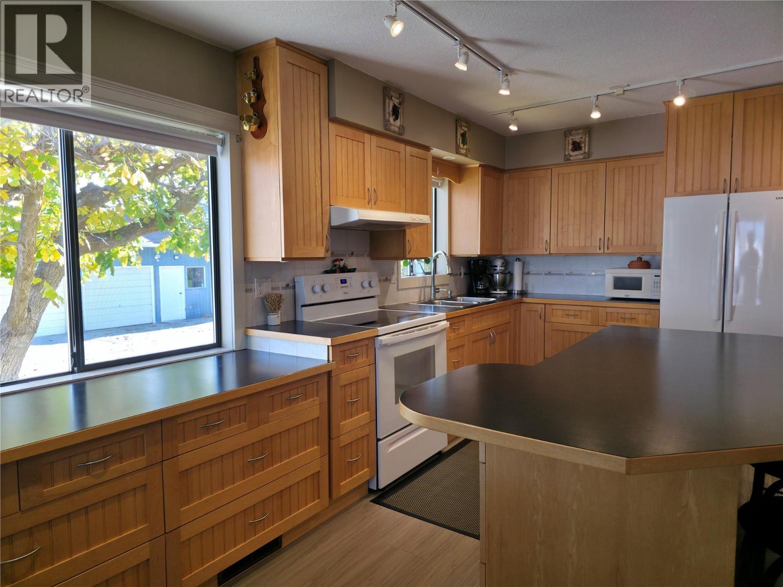  10319 12th Avenue, Osoyoos - Image 1
