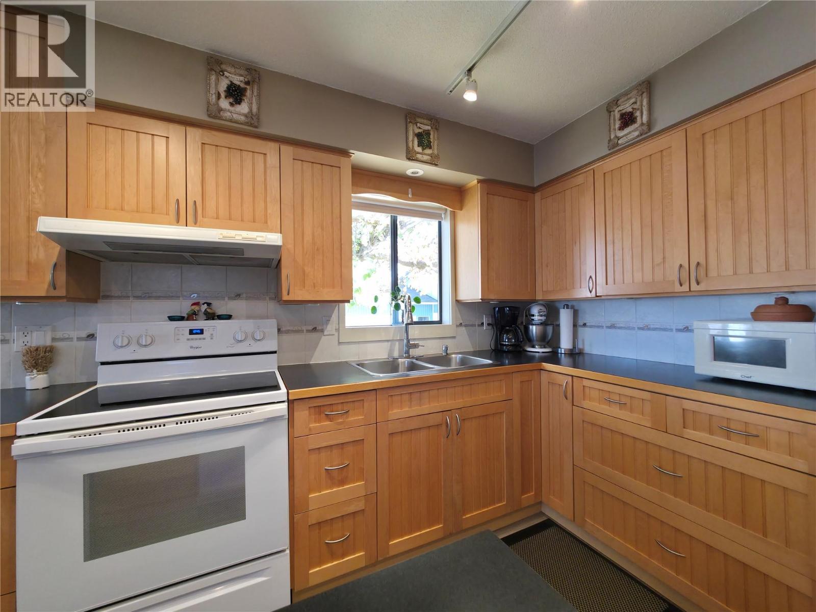  10319 12th Avenue, Osoyoos - Image 1