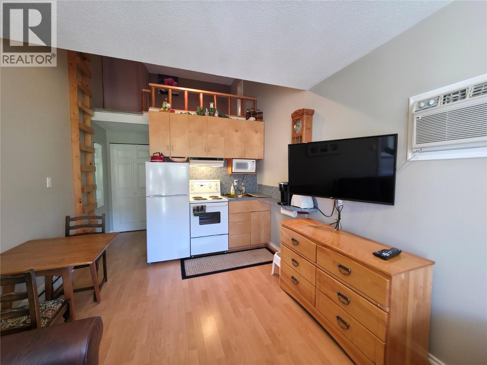  10319 12th Avenue, Osoyoos - Image 1