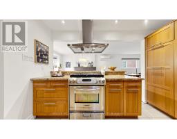 11 Crestland Avenue, Toronto, ON M4C3K9 Photo 16