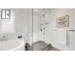 11 Crestland Avenue, Toronto, ON M4C3K9 Photo 33