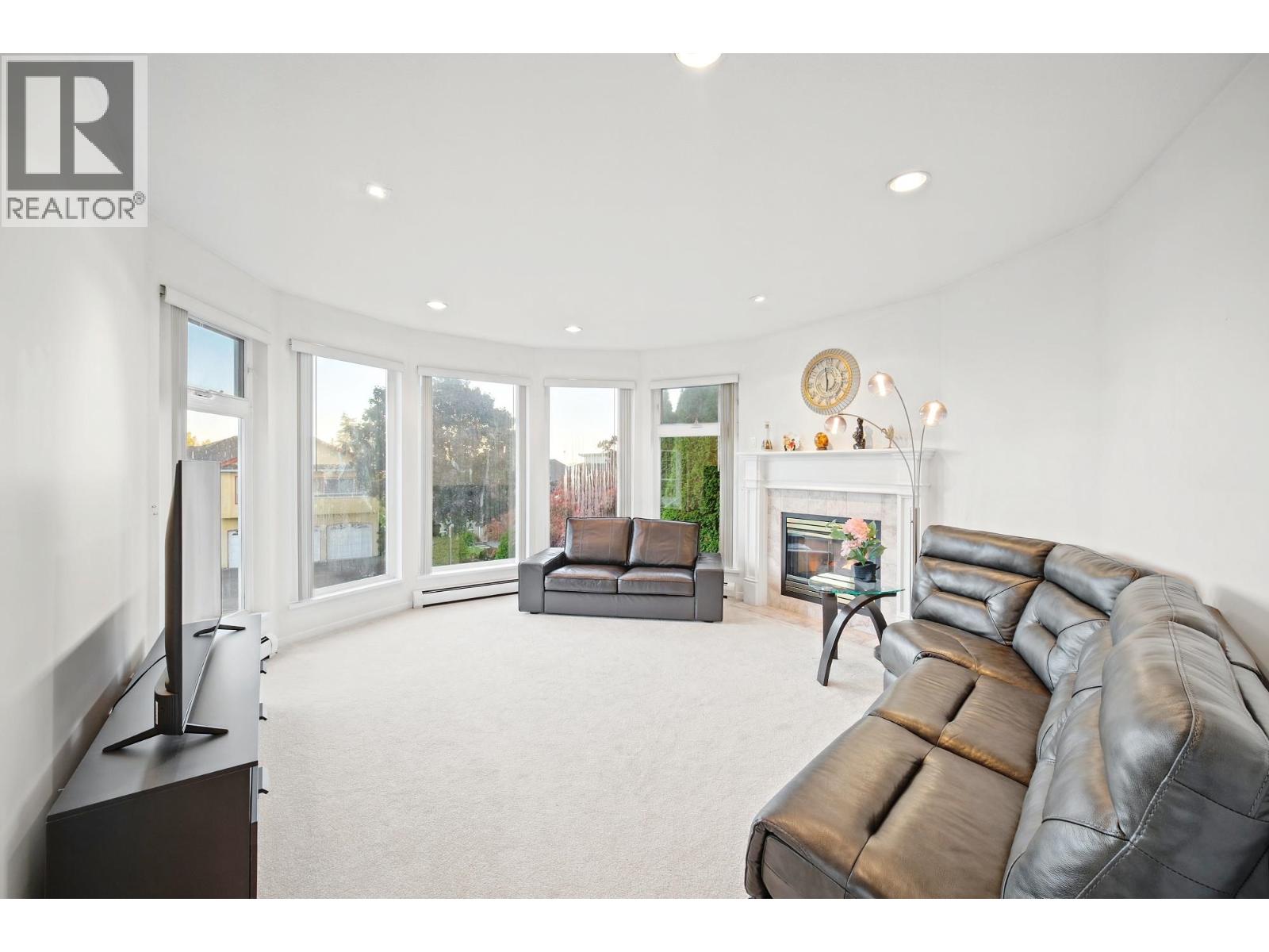 2260 Sicamous Avenue, Coquitlam — photo 2