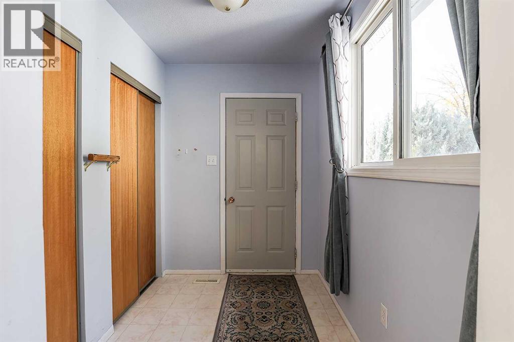 77 9 Street NE, photo 18 of 32