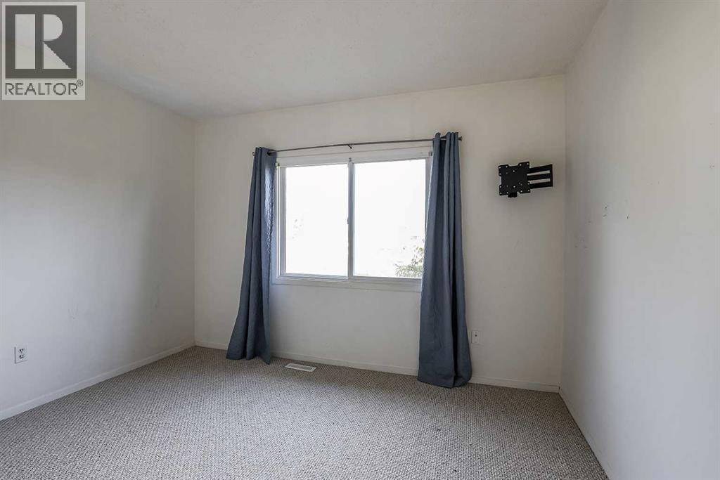 77 9 Street NE, photo 16 of 32