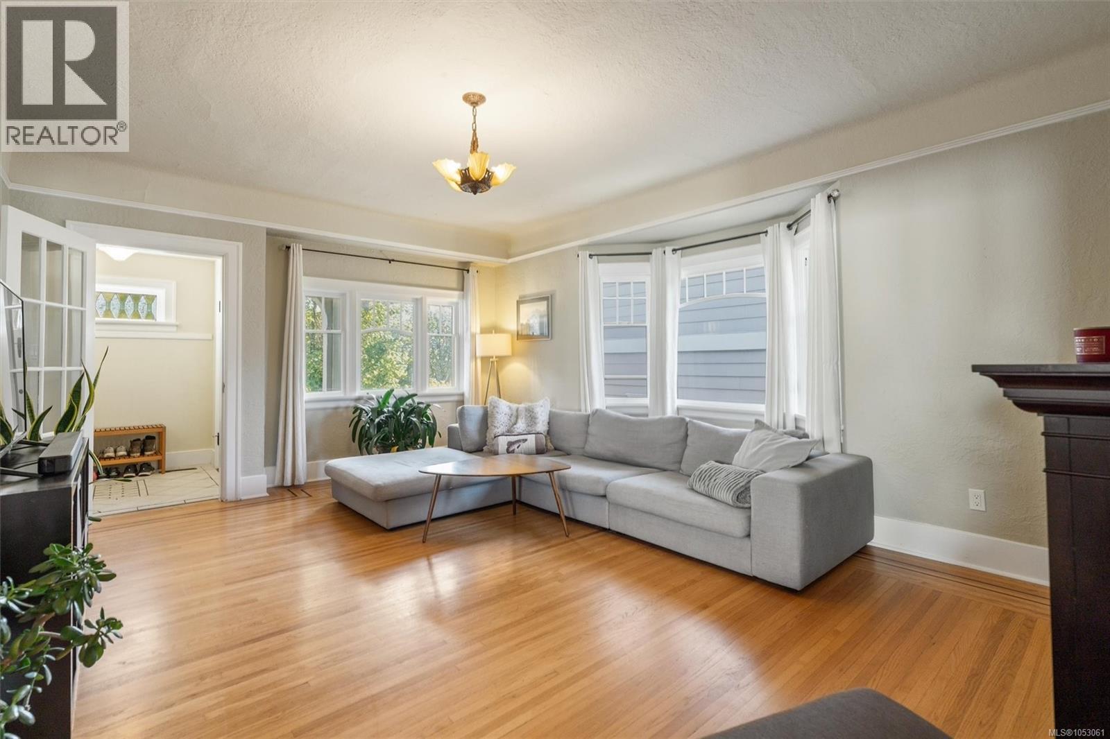 220 Irving Road, Victoria