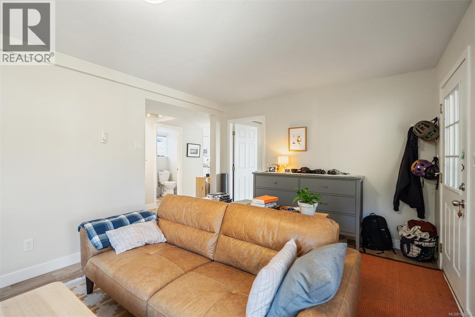  220 Irving Road, Victoria