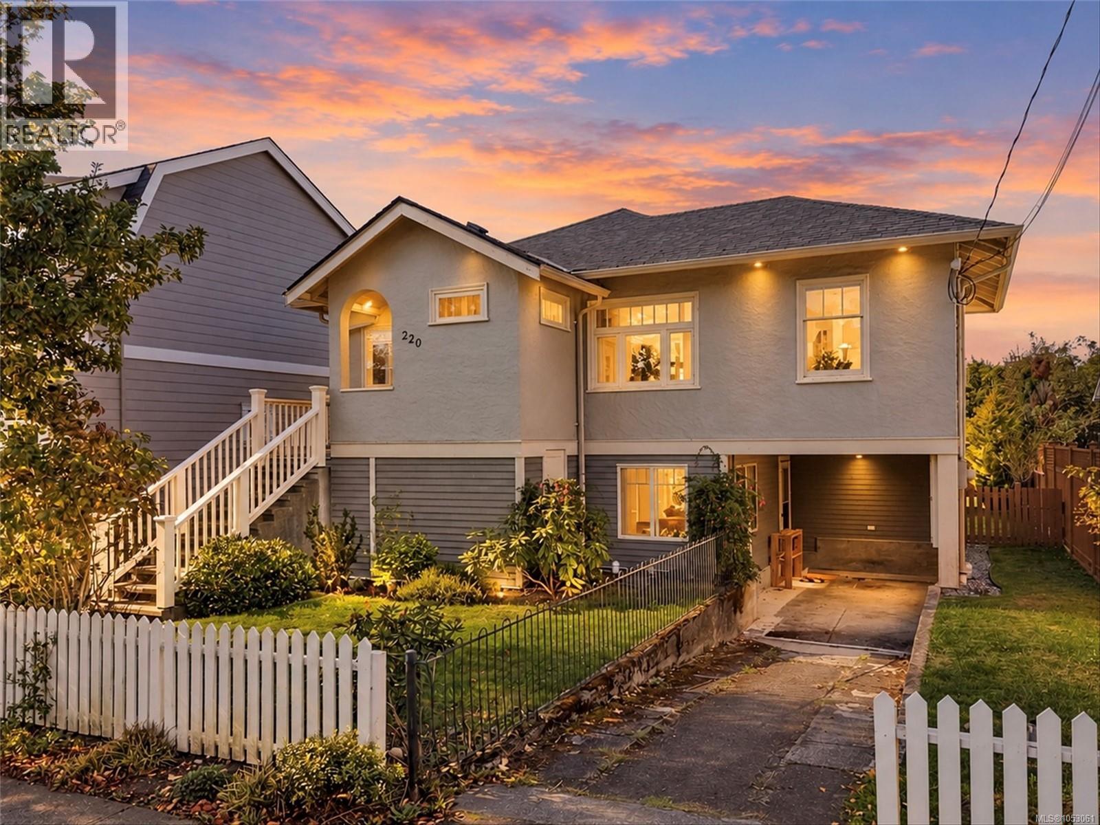  220 Irving Road, Victoria