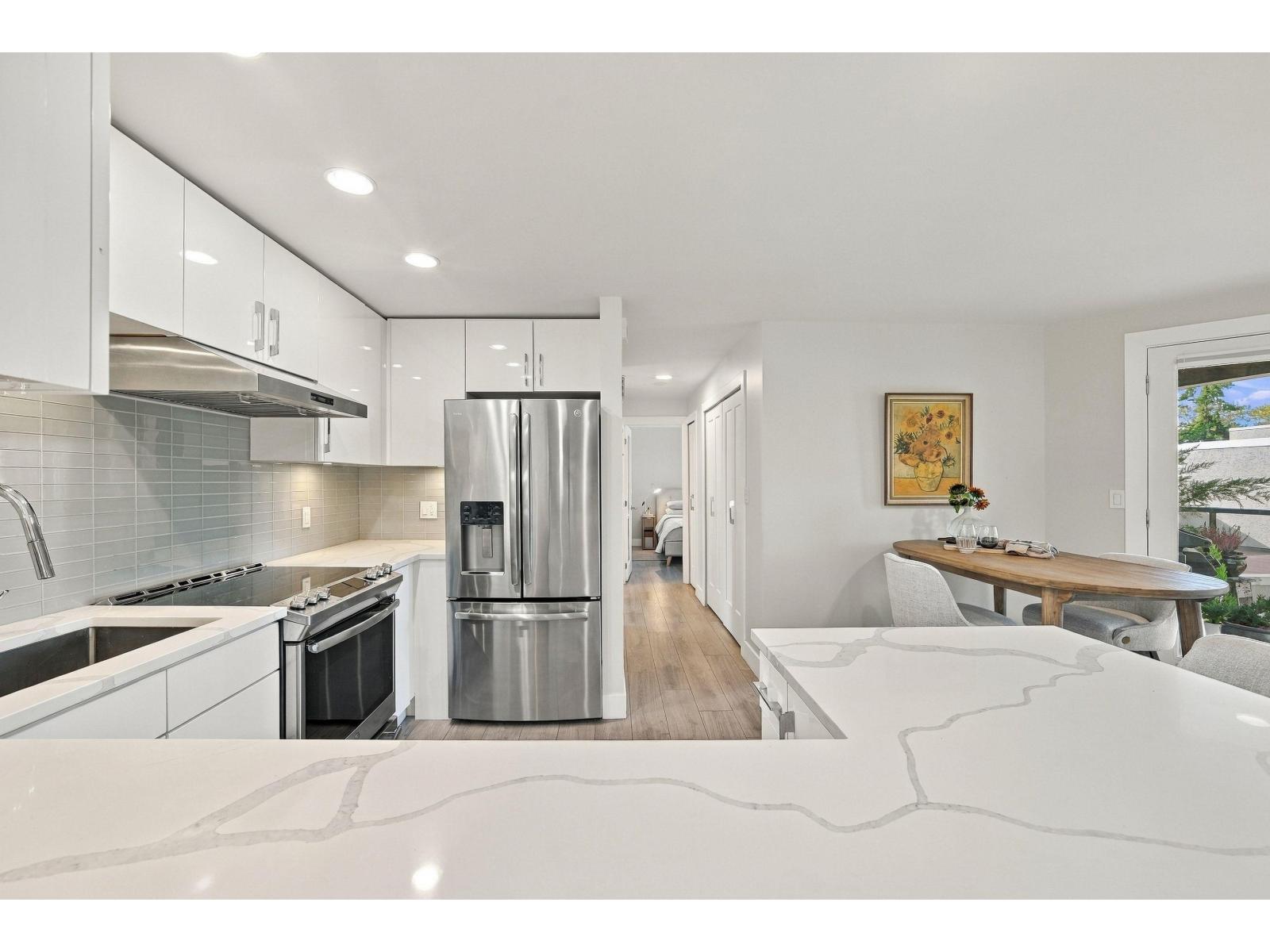 9 15989 Marine Drive, White Rock — photo 7