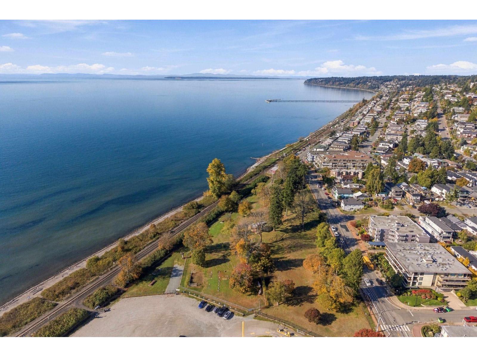 9 15989 Marine Drive, White Rock — photo 2