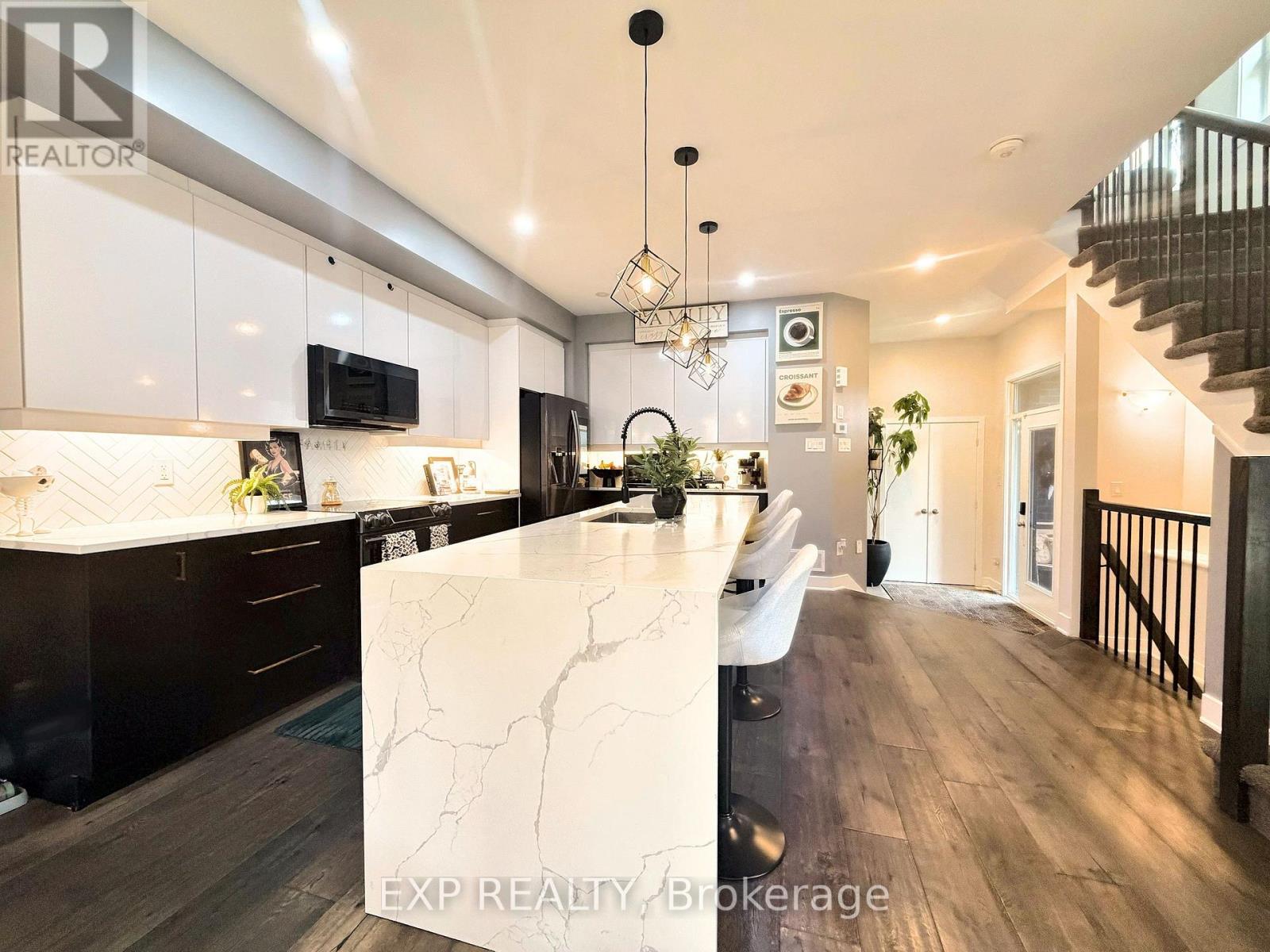 3 Bed, 4 Bath Townhouse for Sale in Ottawa – 543 RATHBURN LANE, Ottawa – MLS# X14012038 - Image 12