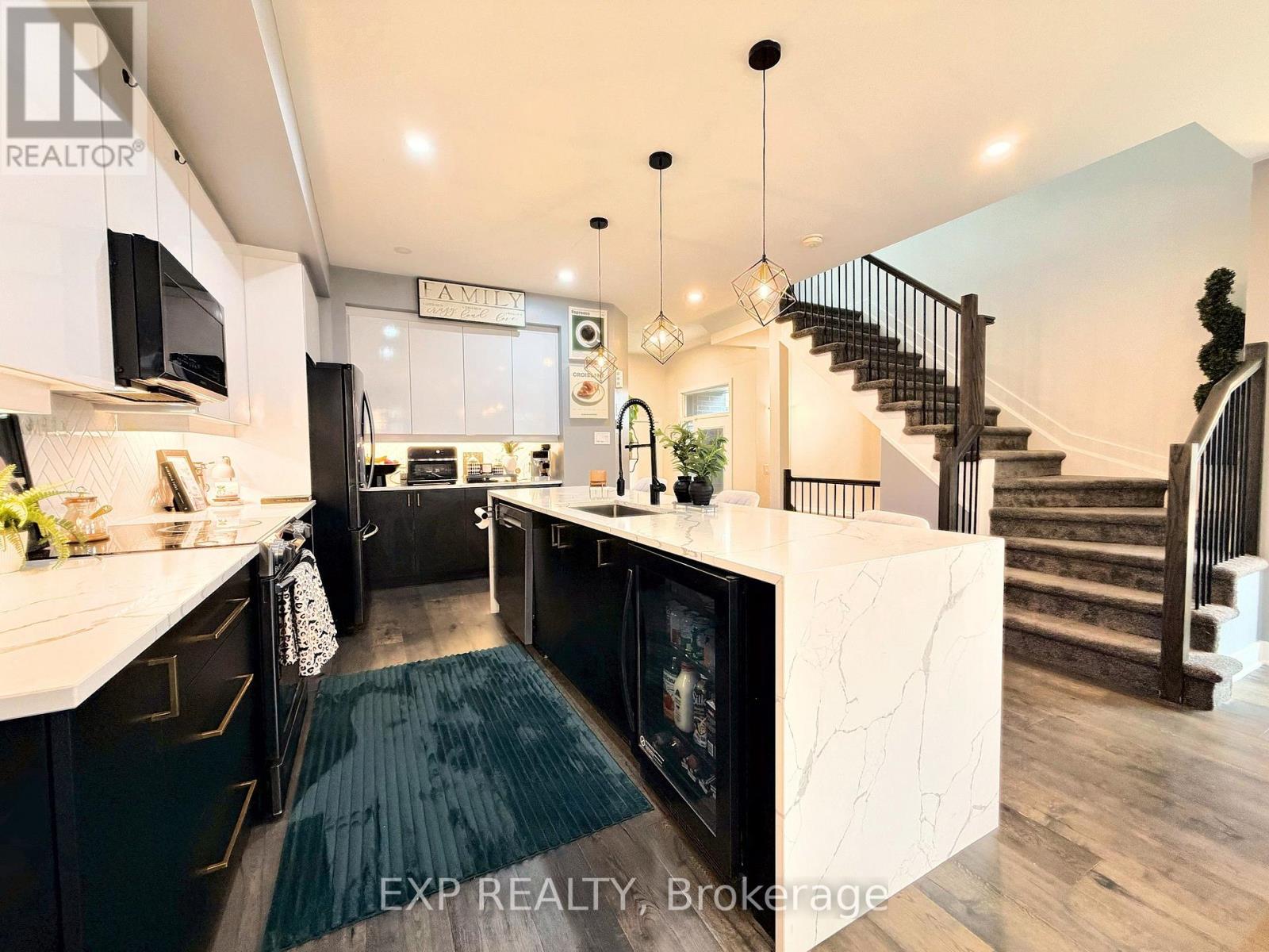 3 Bed, 4 Bath Townhouse for Sale in Ottawa – 543 RATHBURN LANE, Ottawa – MLS# X14012038 - Image 13