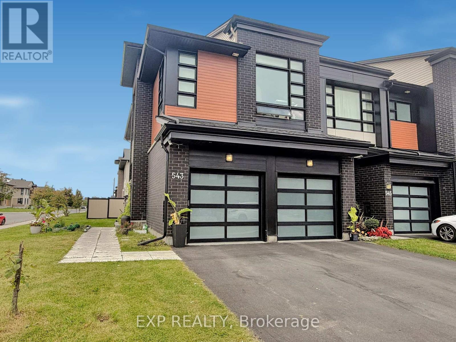 3 Bed, 4 Bath Townhouse for Sale in Ottawa – 543 RATHBURN LANE, Ottawa – MLS# X14012038 - Image 4