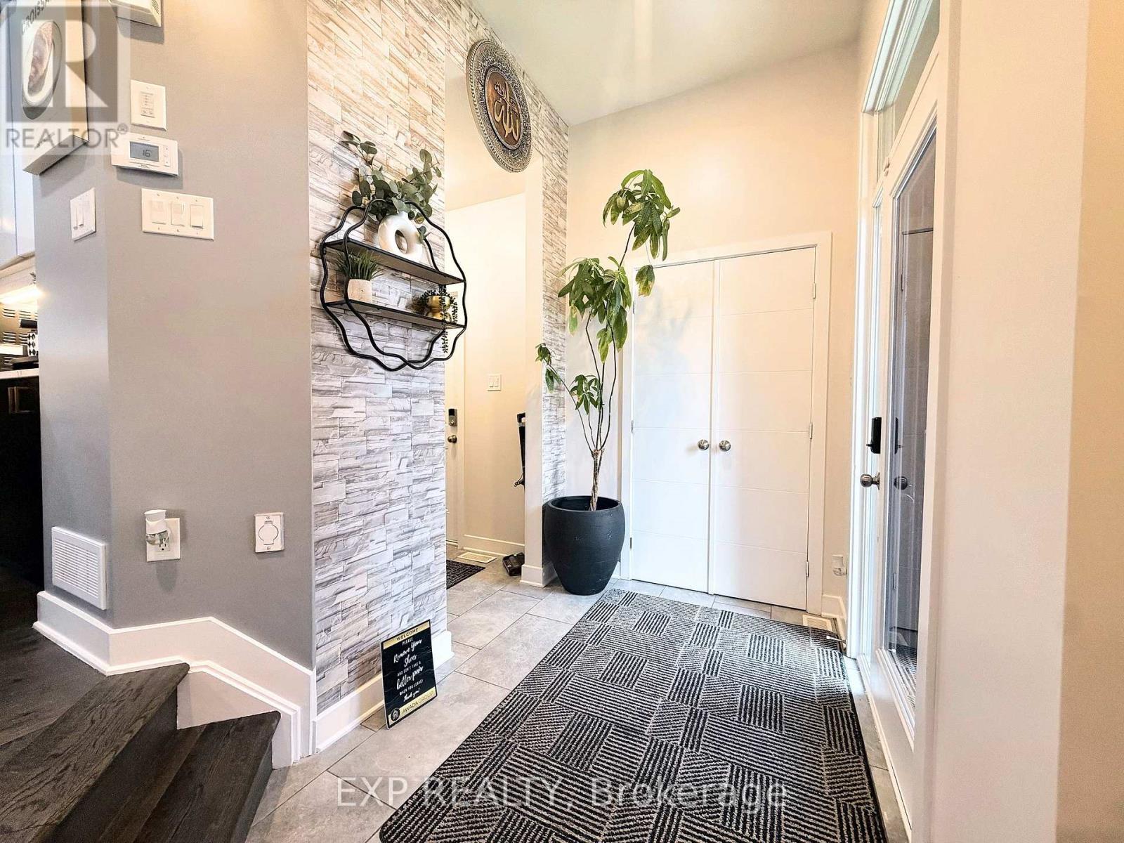 3 Bed, 4 Bath Townhouse for Sale in Ottawa – 543 RATHBURN LANE, Ottawa – MLS# X14012038 - Image 6