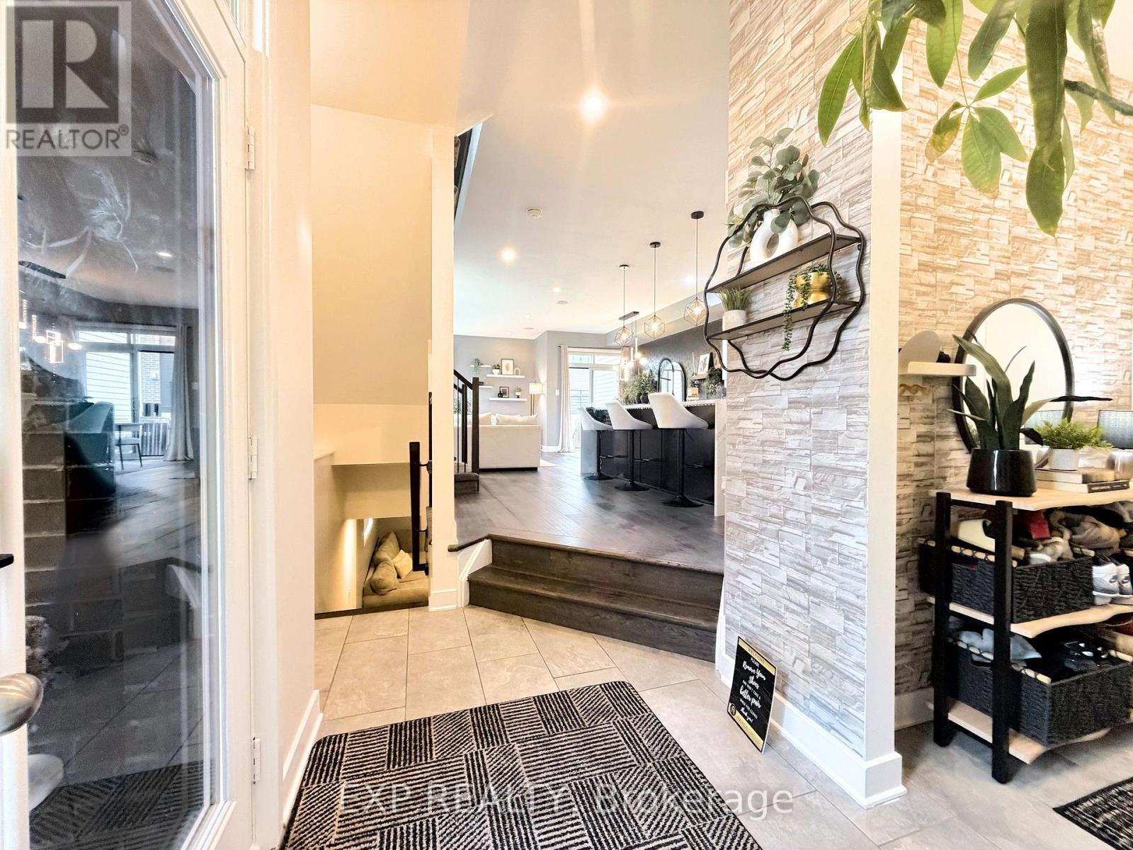 3 Bed, 4 Bath Townhouse for Sale in Ottawa – 543 RATHBURN LANE, Ottawa – MLS# X14012038 - Image 8
