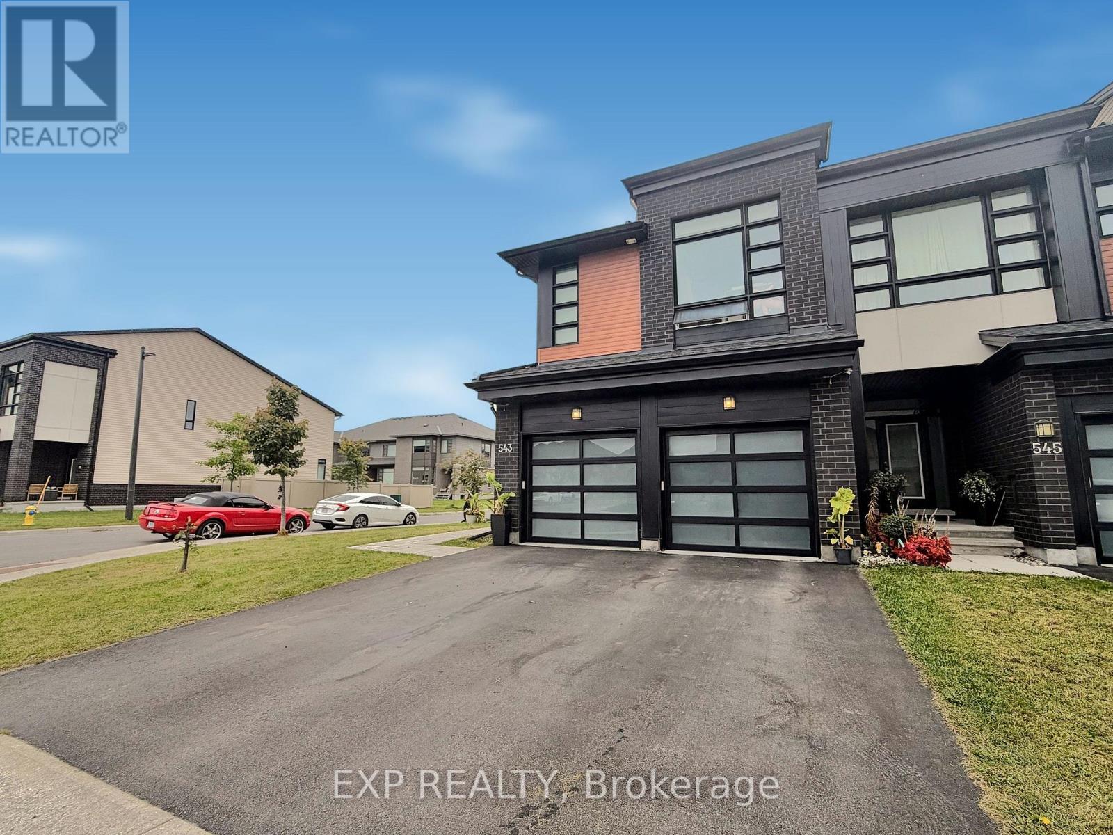 3 Bed, 4 Bath Townhouse for Sale in Ottawa – 543 RATHBURN LANE, Ottawa – MLS# X14012038 - Image 3