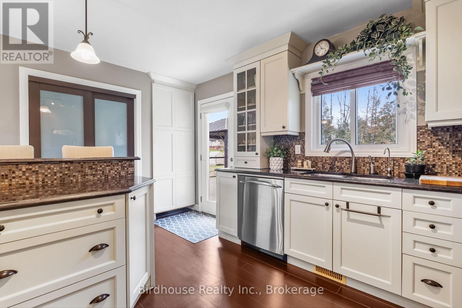 205 Lakeshore Drive, Kawartha Lakes, ON photo 14