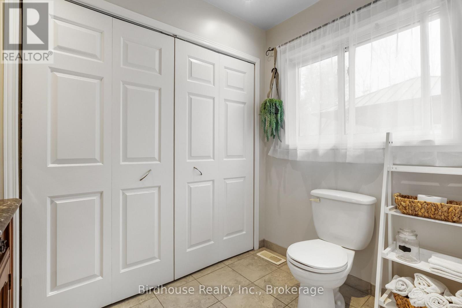 205 Lakeshore Drive, Kawartha Lakes, ON photo 16