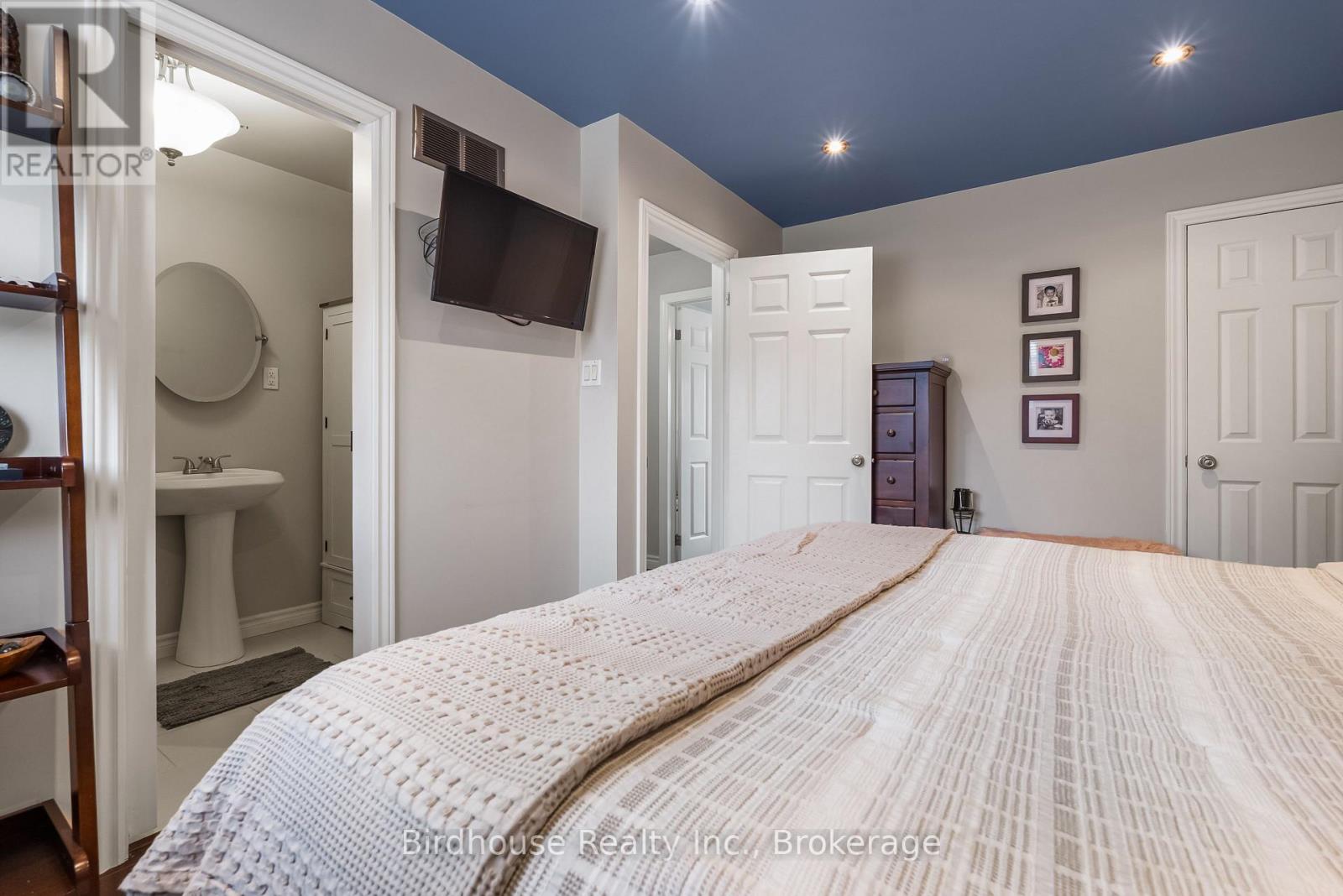 205 Lakeshore Drive, Kawartha Lakes, ON photo 20
