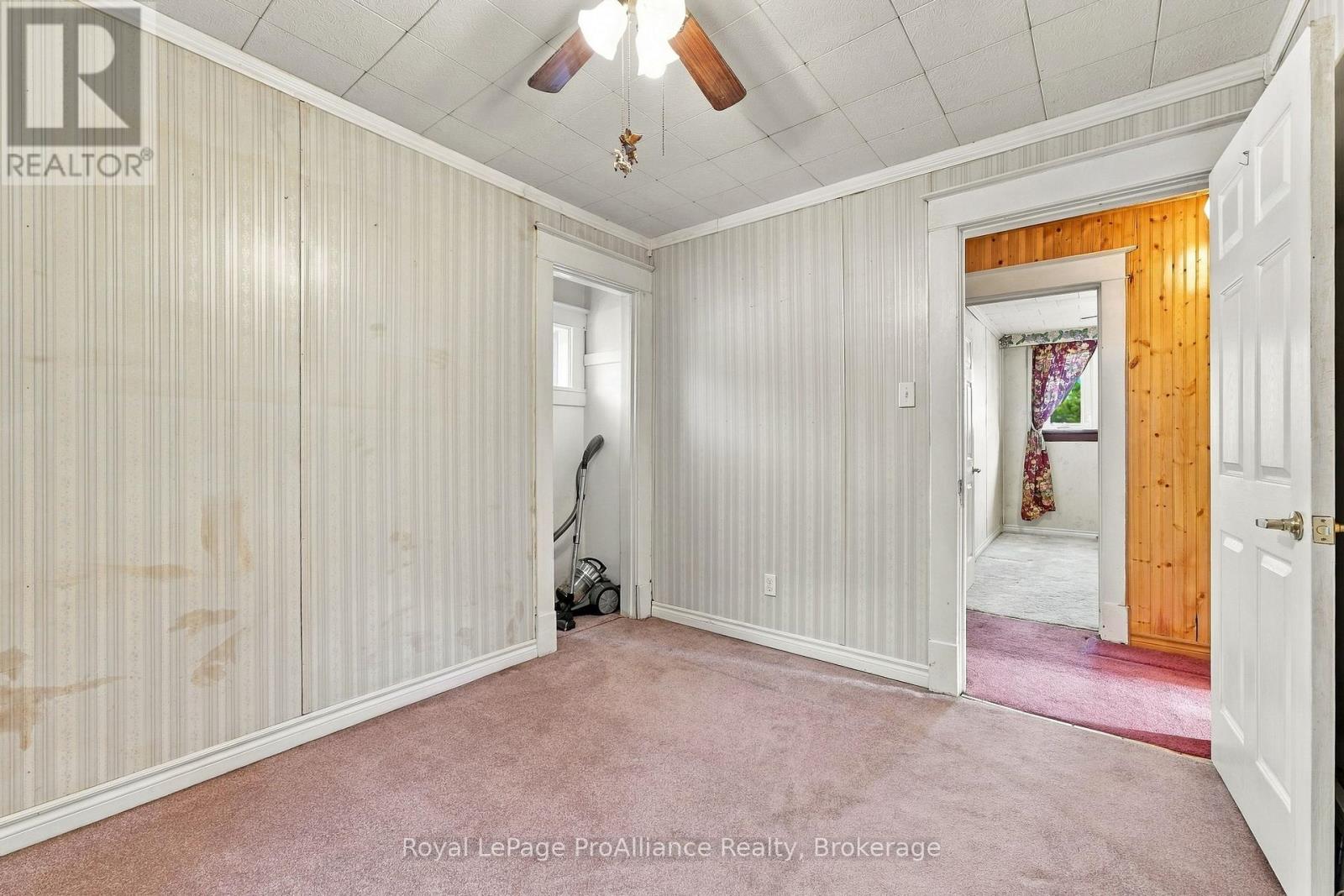 156 William Street, Belleville, ON photo 16