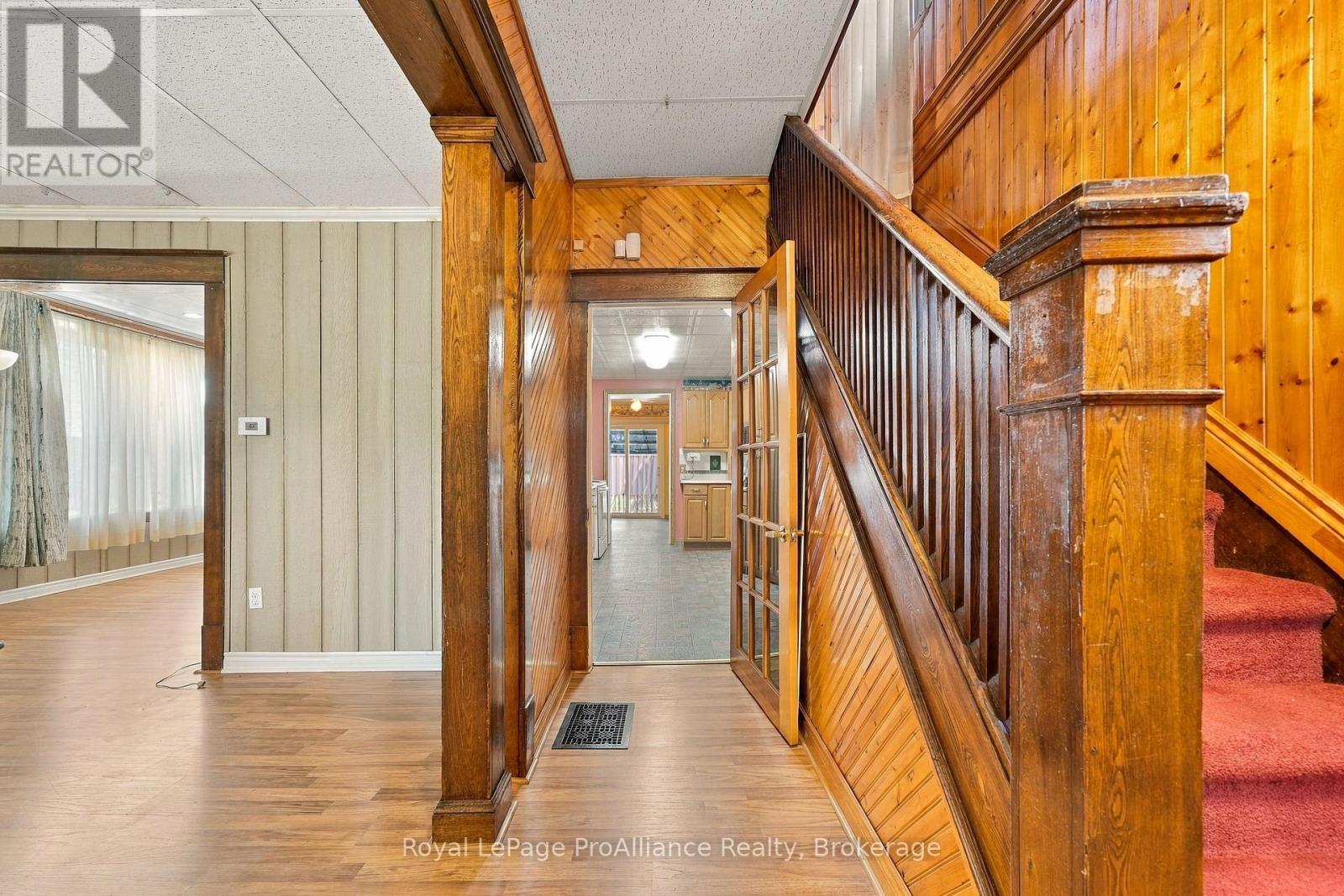 156 William Street, Belleville, ON photo 3