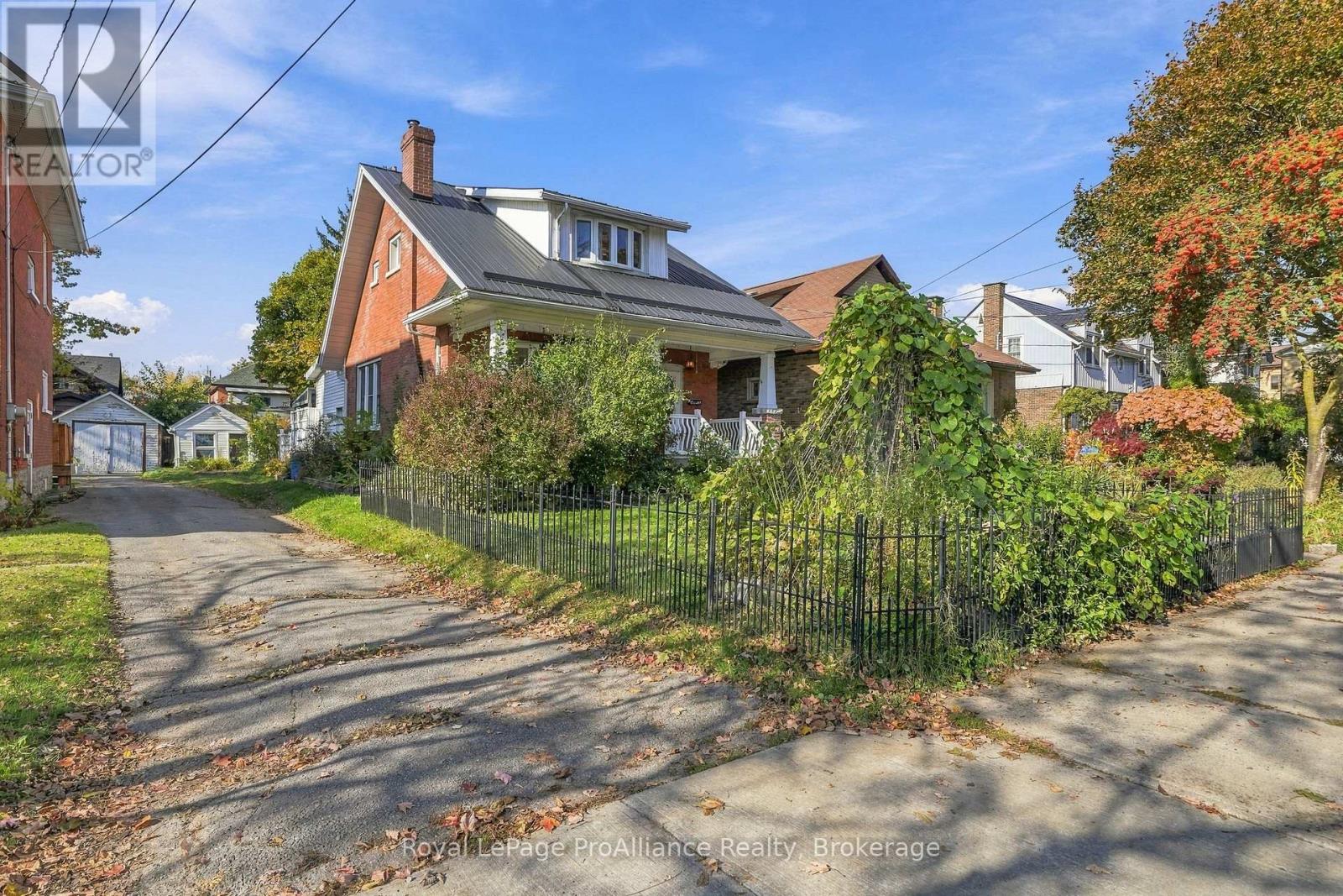 156 William Street, Belleville, ON photo 31