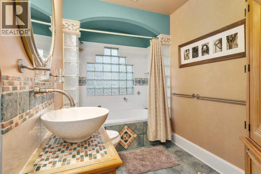 Listing photo – 4239 42 Avenue, Red Deer