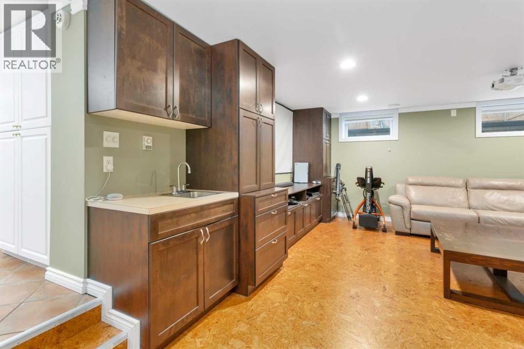 Listing photo – 4239 42 Avenue, Red Deer