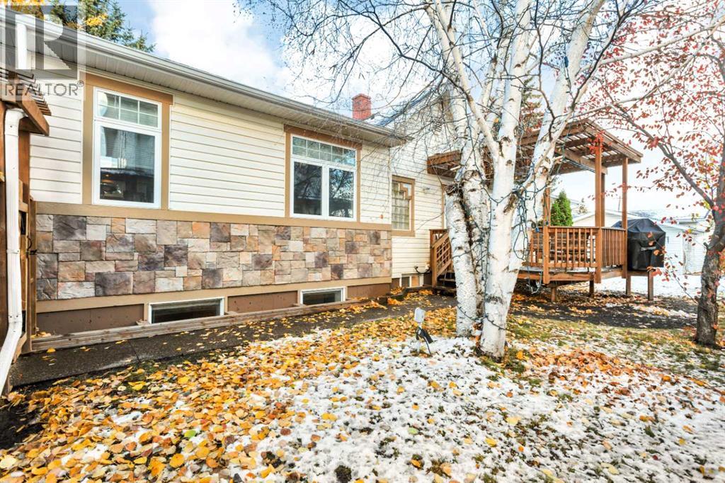 Listing photo – 4239 42 Avenue, Red Deer