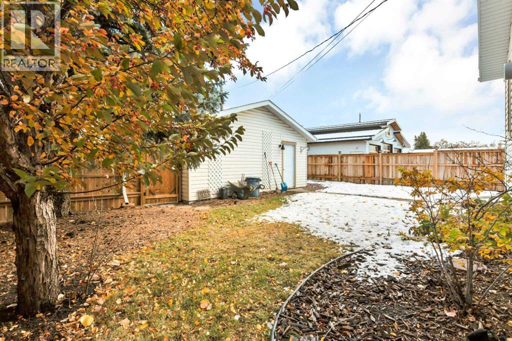 Listing photo – 4239 42 Avenue, Red Deer