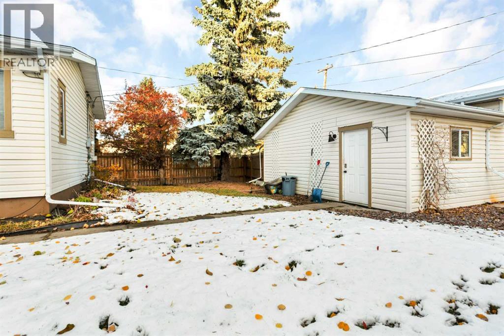 Listing photo – 4239 42 Avenue, Red Deer