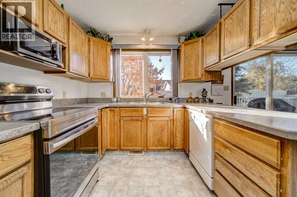 1044 Rimmington Avenue, Pincher Creek — photo 11