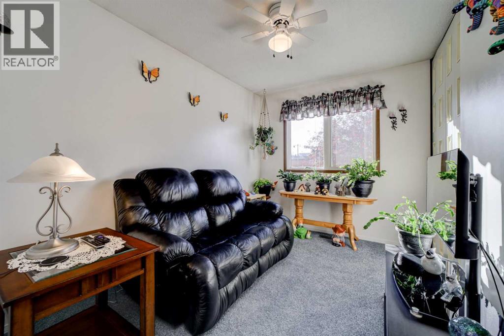 1044 Rimmington Avenue, Pincher Creek — photo 13