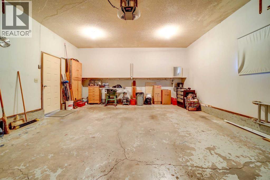 1044 Rimmington Avenue, photo 45 of 50