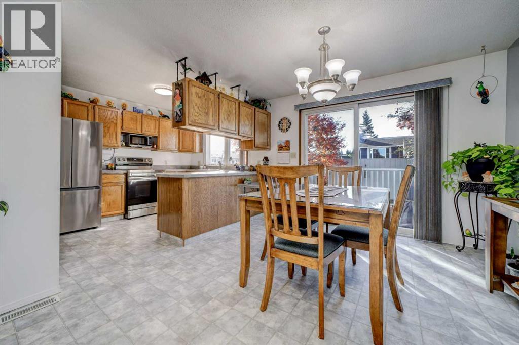 1044 Rimmington Avenue, Pincher Creek — photo 8