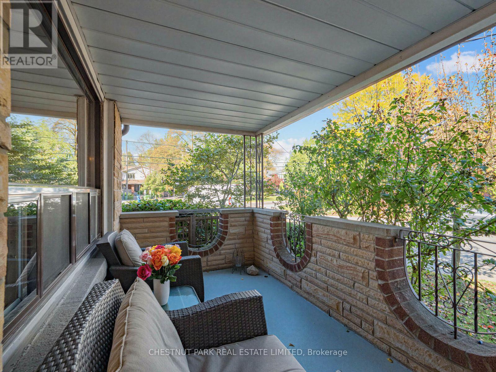 Photo of 122 FORMAN AVENUE