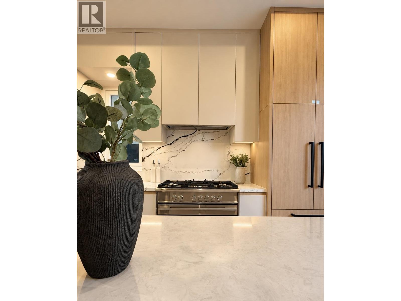 6722 Vivian Street, Vancouver — photo 10