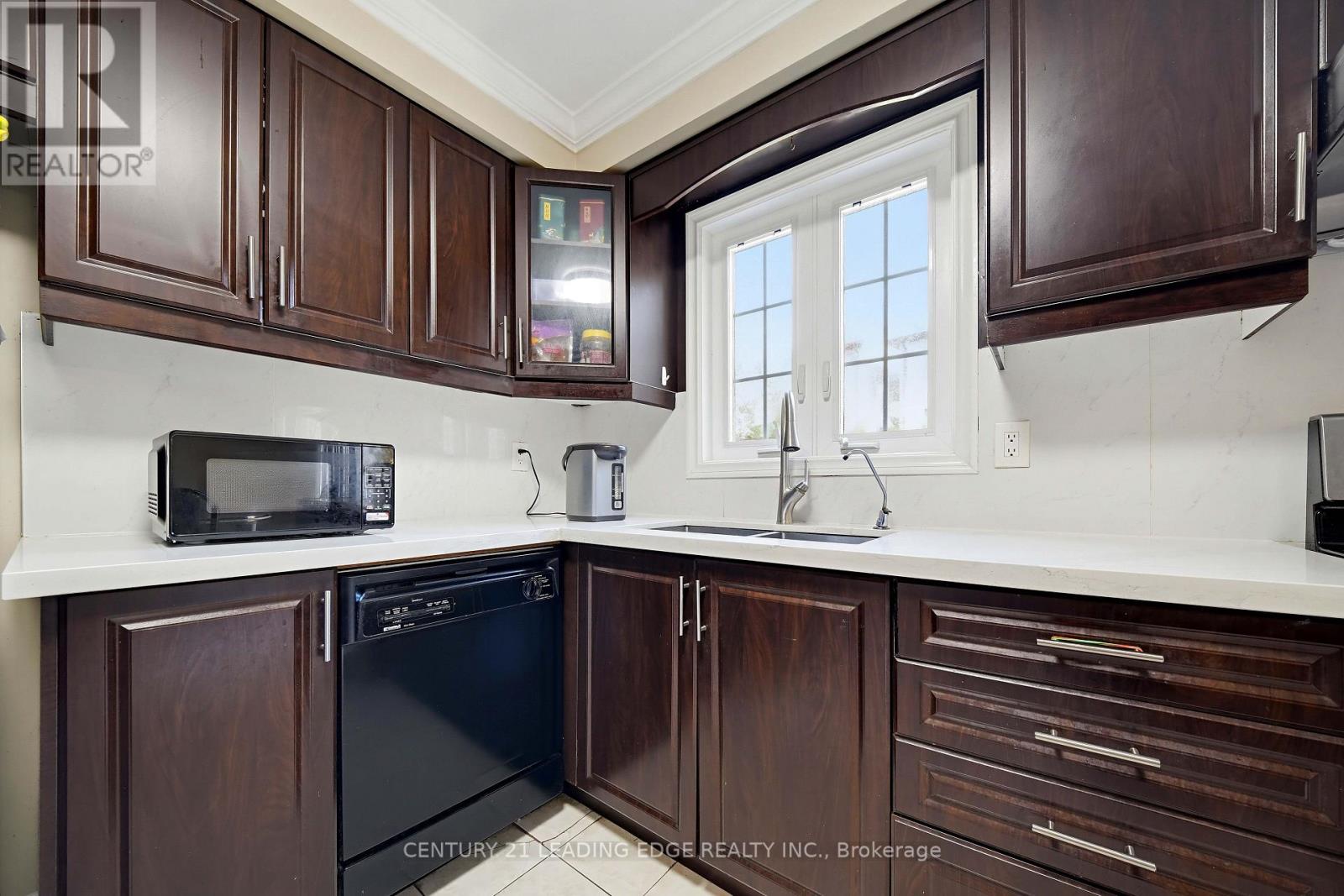 25 Croxley Green, Markham, ON photo 22