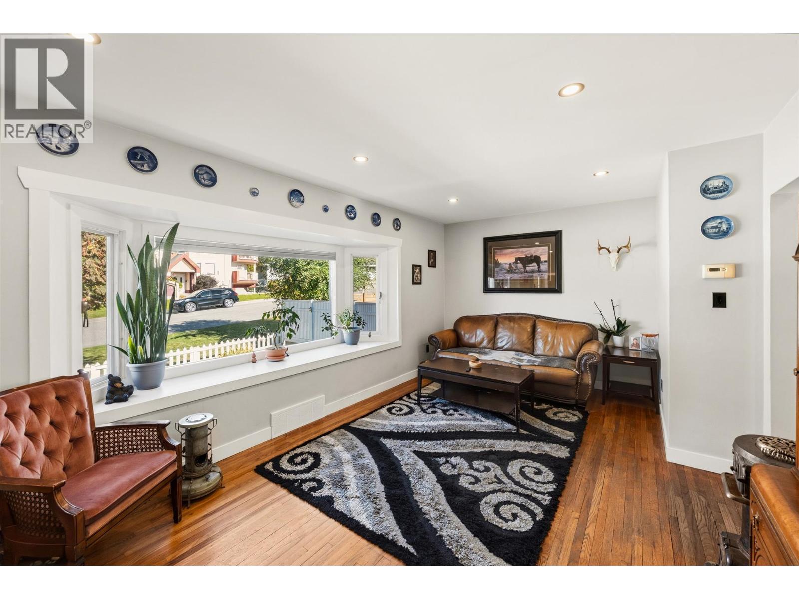 570 WADE Avenue E, Penticton - Image 1