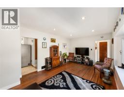 Kitchen - 570 Wade Avenue E, Penticton, BC V2A1T3 Photo 9