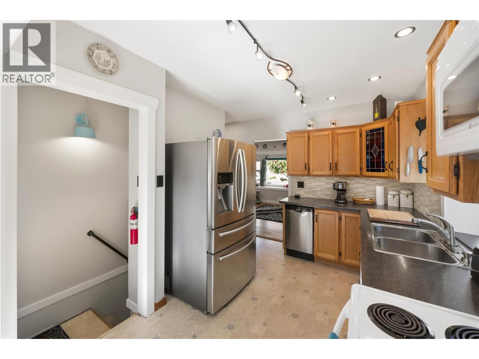 570 WADE Avenue E, Penticton - Image 1