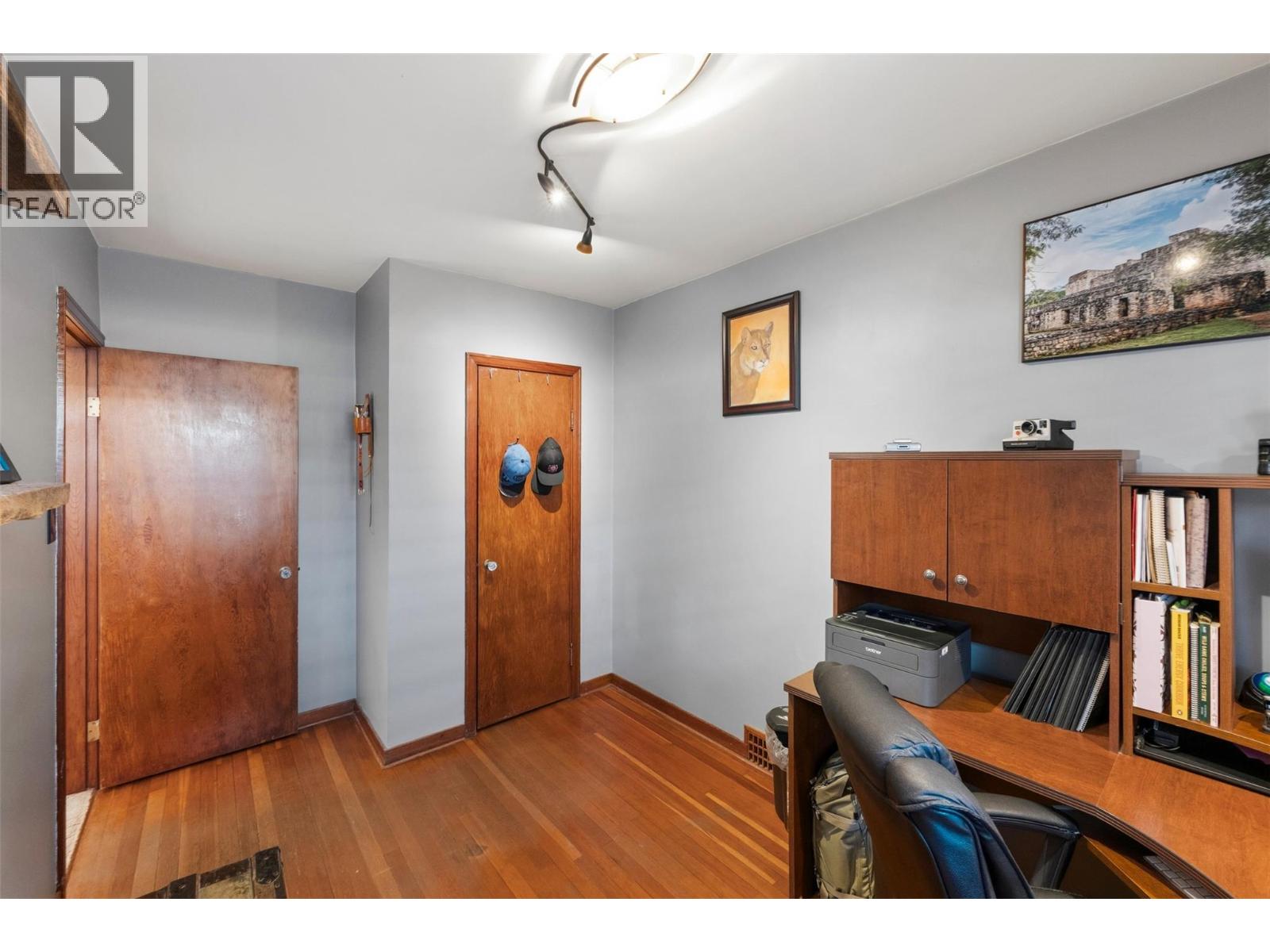 570 WADE Avenue E, Penticton - Image 1