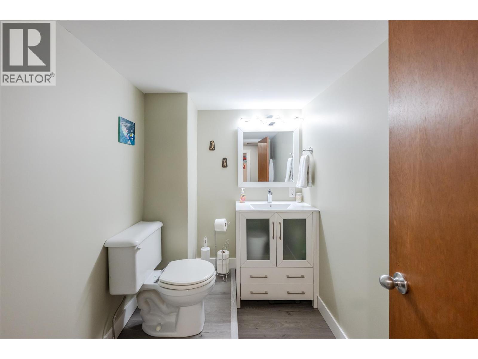 570 WADE Avenue E, Penticton - Image 1