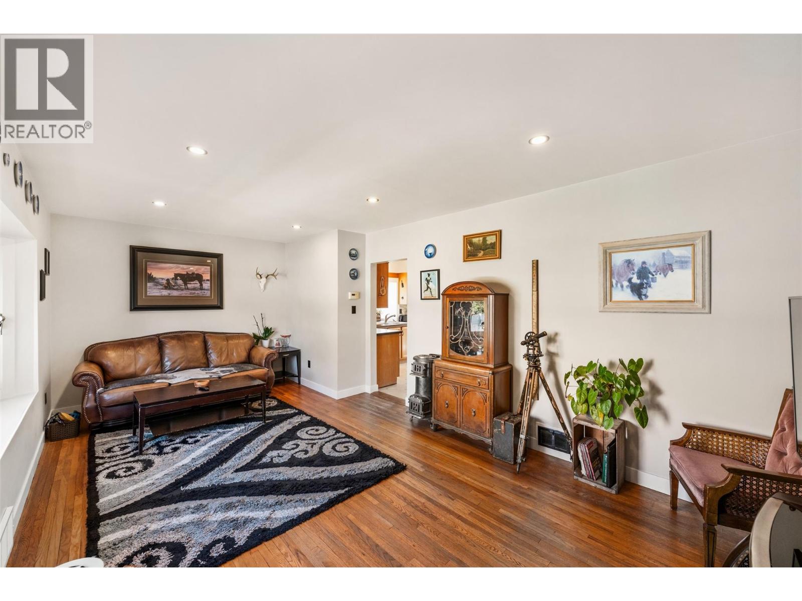 570 WADE Avenue E, Penticton - Image 1