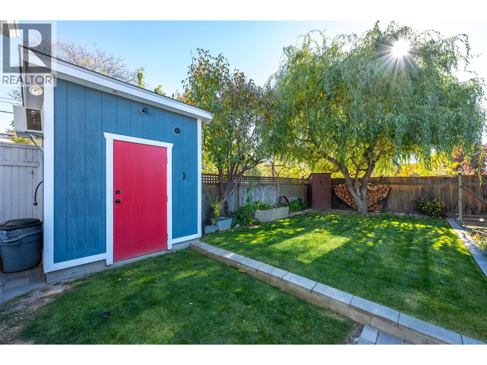 570 WADE Avenue E, Penticton - Image 1