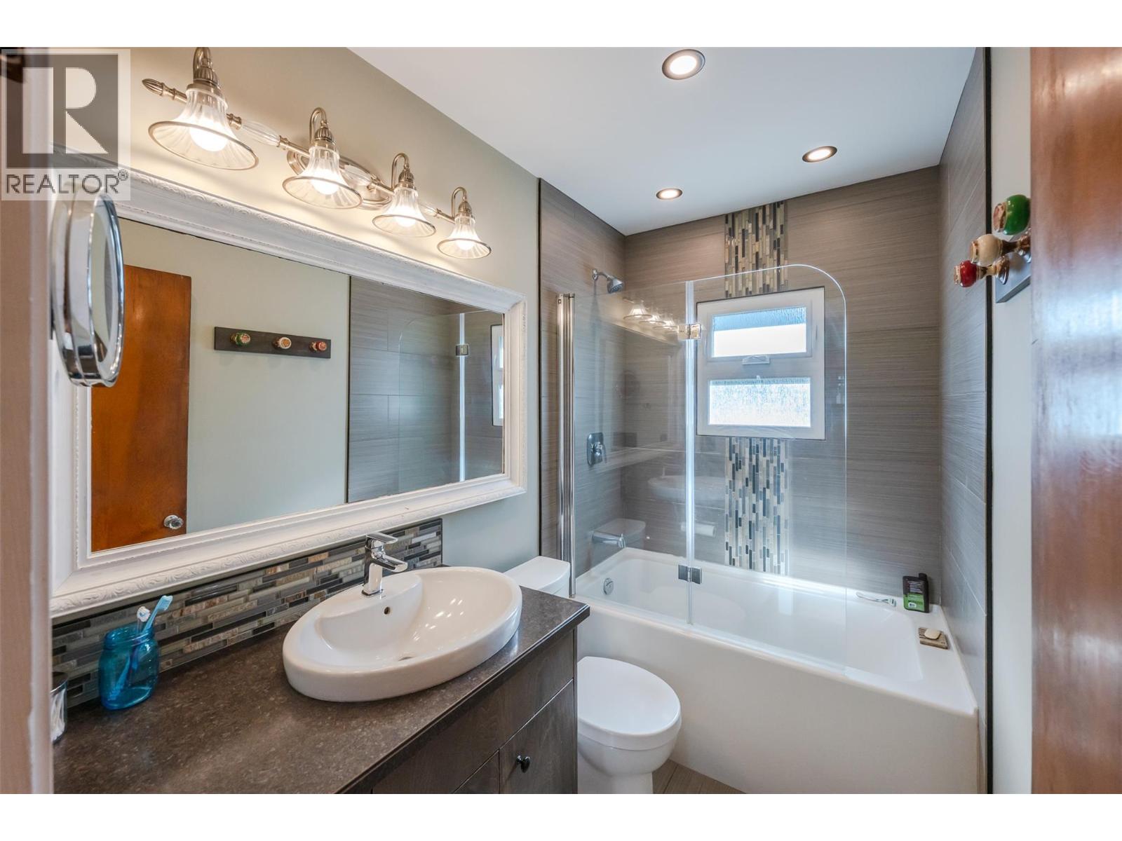 570 WADE Avenue E, Penticton - Image 1