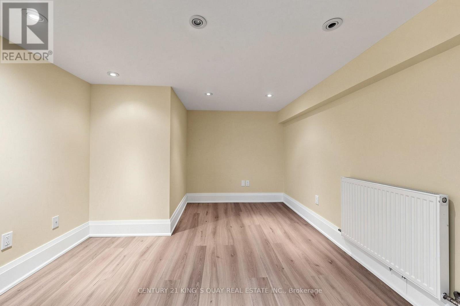 32 CRESTVIEW ROAD - 34