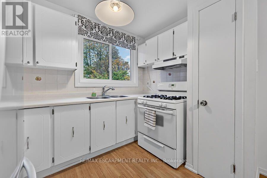 3- 63 FONTHILL Road, Hamilton, ON photo 10