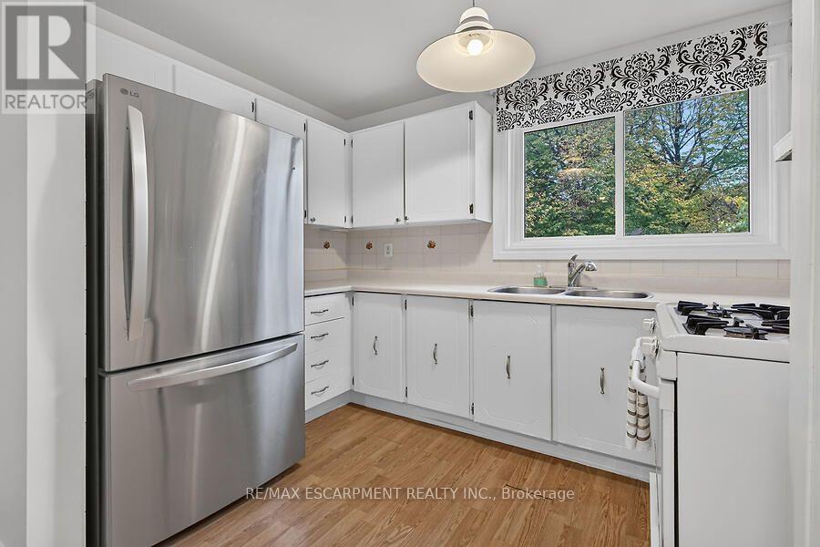 3- 63 FONTHILL Road, Hamilton, ON photo 11