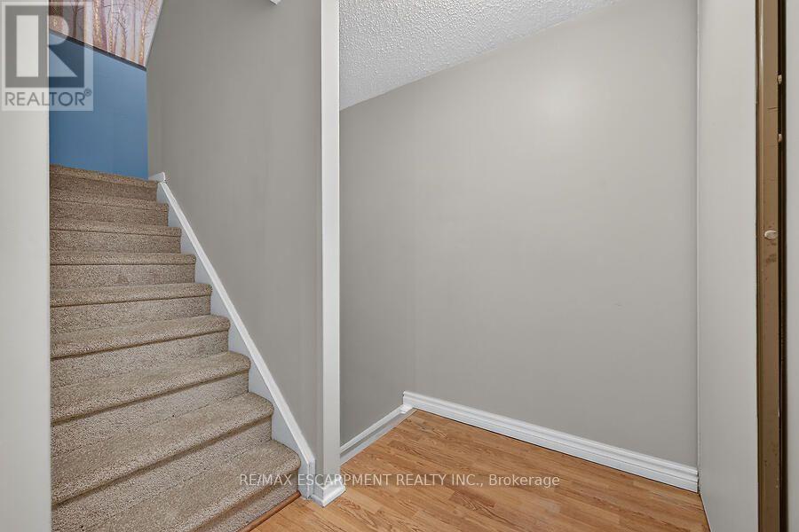 3- 63 FONTHILL Road, Hamilton, ON photo 17